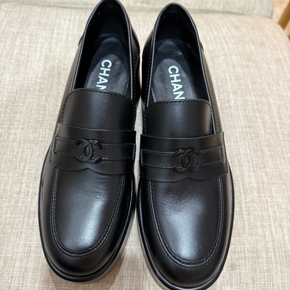 CHANEL Women's Black Leather Loafers